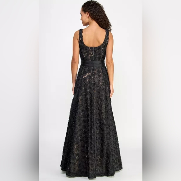 NWT VIOLET WEEKEND Rosette Soutache Tie Waist Gown, Junior's 11/Women's 4  *PM* - Picture 2 of 7